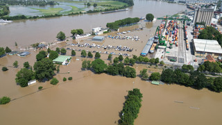 Hochwasser 2024 in Hessen: Hafengebiet geflutet, Rhein-Fähren gestoppt