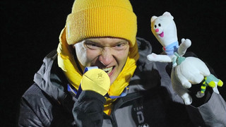 Trotz steifem Hals: Rodler Langenhan holt erstes Gold für Deutschland