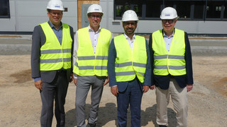 Hessens Wirtschaftsminister besucht neues JUMO-Werk in Fulda