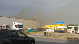 Chemie-Unfall bei Firma: Gelbe Rauchwolke über Weiterstadt-Riedbahn