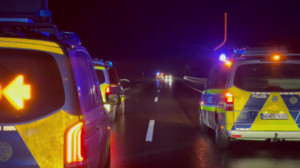Drei Tote bei Glätte-Unfällen auf A44