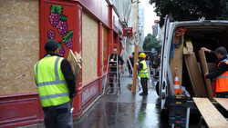Paris rüstet sich für erneute Proteste: Stadt will Schäden verhindern
