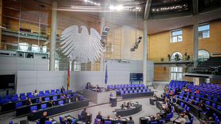 Hitzige Migrations-Debatte im Bundestag