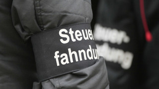 Bargeld und Luxus-Autos bei Familienclan-Razzia in Rhein-Main