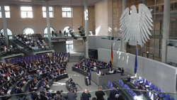 Große Mehrheit gegen mehr Geld für Abgeordnete: Streit um Diäten-Erhöhung
