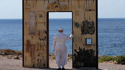 Papst mahnt in Lampedusa: Verantwortung für Migration übernehmen