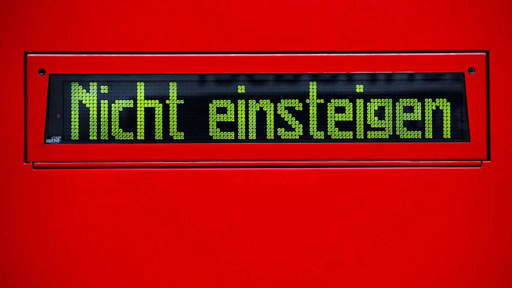 Wegen Bauarbeiten fallen auf der Bahnstrecke zwischen Bebra, Fulda und Frankfurt Züge aus. Hinzu kommen geänderte Abfahrzeiten und Schienenersatzverkehr. (Symbolbild)