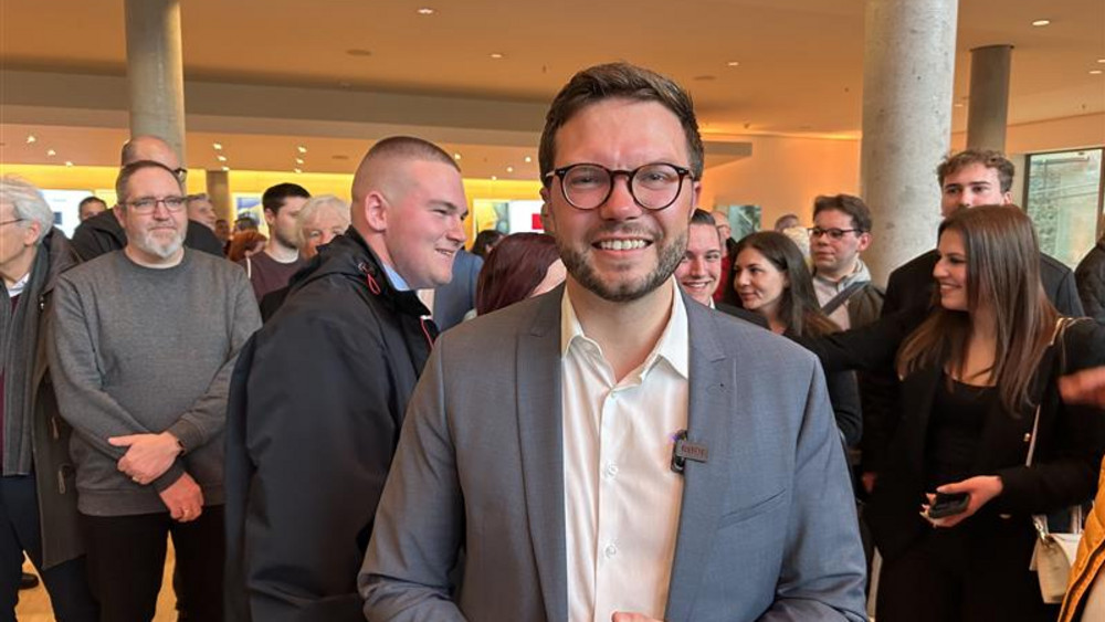 Die Menschen in Hanau haben Maximilian Bieri von der SPD in einer Stichwahl zum neuen Oberbürgermeister gewählt.