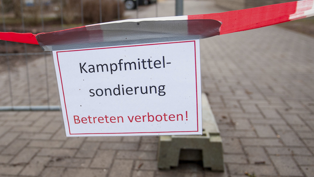 Der Verdacht auf einen weiteren Blindgänger in Hanau hat sich nicht bestätigt (Symbolbild). Die Stadt gibt Entwarnung: Eine vermeintliche Weltkriegsbombe entpuppt sich als Metallschrott.