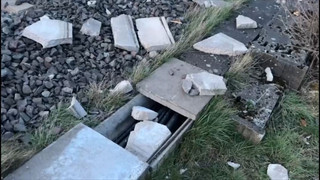 Sabotage? Regionalexpress rast bei Kamen in Hindernisse auf Gleisen