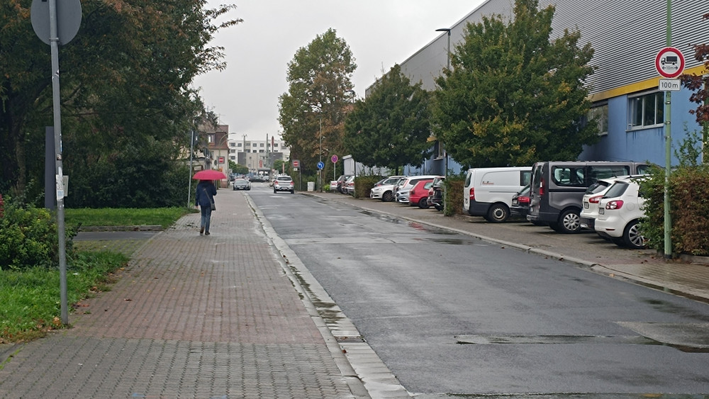 In dieser Straße am Rande des Kurparks in Bad Vilbel soll die Bluttat passiert sein.