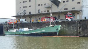 Schiff drohte im Kasseler Hafen zu sinken - Öl lief aus