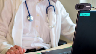 Erstmals in Hessen: Videoberatung vom Kinderarzt am Feiertag