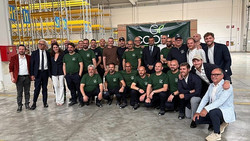 Entlassen – und dann Chefs: Arbeiter retten Fabrik für Plastikgeschirr im Süden von Italien