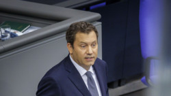 Viel Kritik an Klingbeils Schuldenplan