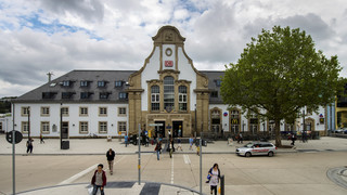 29-Jährige Skaterin saust durch Bahnhof Marburg und pöbelt