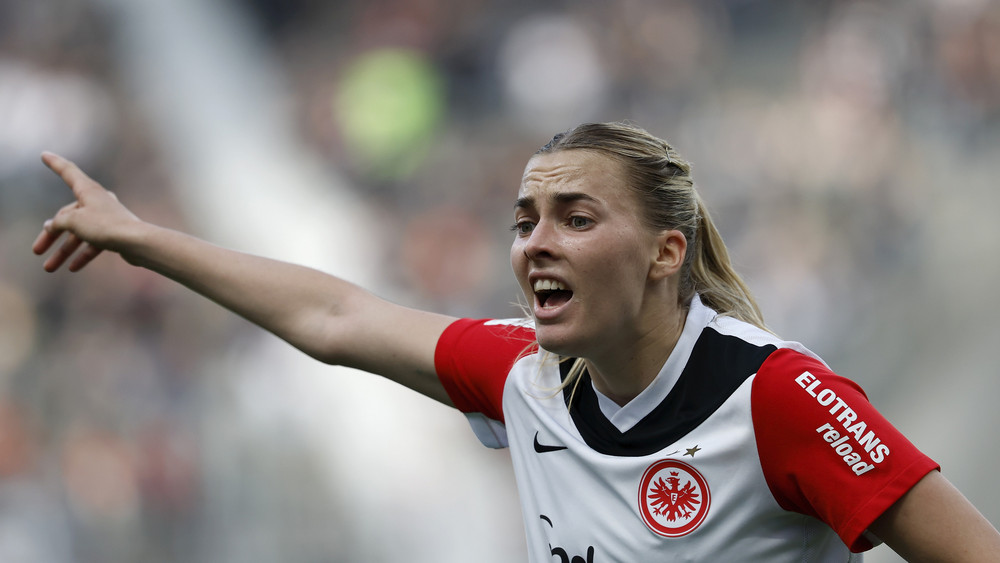 Kapitänin Laura Freigang und die Eintracht mussten in Leverkusen eine Pleite hinnehmen.