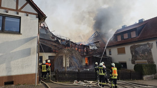 Zwei Scheunen in Rasdorf komplett abgebrannt