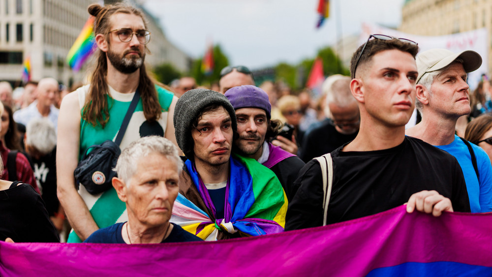 Trauer nach dem Anschlag auf den Berliner CSD