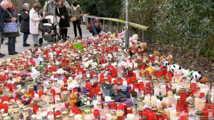 Blumen, Kerzen und Protest · Tausende setzen Zeichen in Aschaffenburg