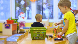 300.000 Kitaplätze fehlen - Ost-West-Spaltung