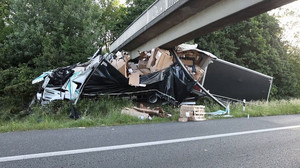 Zwei Tote bei Lkw-Unfall auf der A2 – Strecke gesperrt