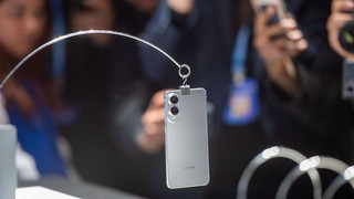 Vor erwartetem Apple-Vorstoß: Samsung veröffentlicht dünnes Smartphone