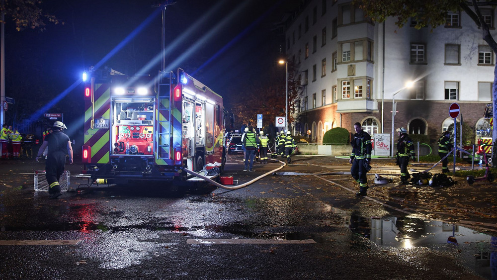 Ermittlungen nach Brand in Mehrfamilienhaus