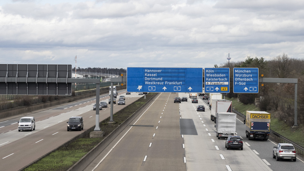Tempo beim Autobahn-Ausbau in Hessen: Viele Bauprojekte sollen einen Sonderstatus bekommen, heißt es aus dem Verkehrsministerium.