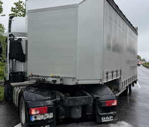 Wegen Hagel: Unfall mit LKW und mehreren Autos auf A66