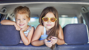 Ablenkung im Auto: Stau-Spiele für Kinder