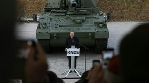 Pistorius präsentiert neuen Kampfpanzer Leopard 2 A8