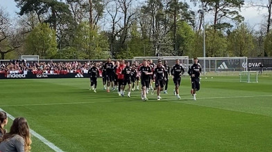 Eintracht Frankfurt: 1200 Fans beim öffentlichen Training