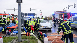 Unfall mit fünf Verletzten an Kreuzung in Petersberg