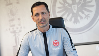 Eintracht-Trainer Dino Toppmöller verlängert seinen Vertrag bis 2028