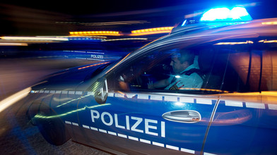 Mit dem Auto durch die Scheibe: Blitzeinbrauch in Friedberg