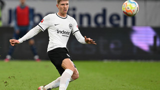 Jakic wieder beim Mannschaftstraining von Eintracht Frankfurt dabei