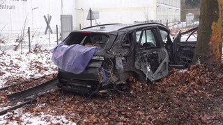 Unfall in Bad Essen: Frau stirbt bei Baumkollision