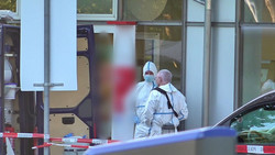 Tödliche Messerattacke in Regensburger Bank: War es ein missglückter Raubüberfall?