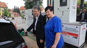 1 Euro weniger pro Liter - FDP Wahlkampfaktion sorgt für Andrang