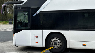 Polizeikontrolle auf A44: Reisebus aus dem Verkehr gezogen