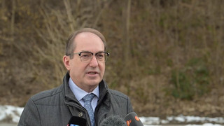 Dobrindt: Asylbewerber sollen schneller arbeiten können