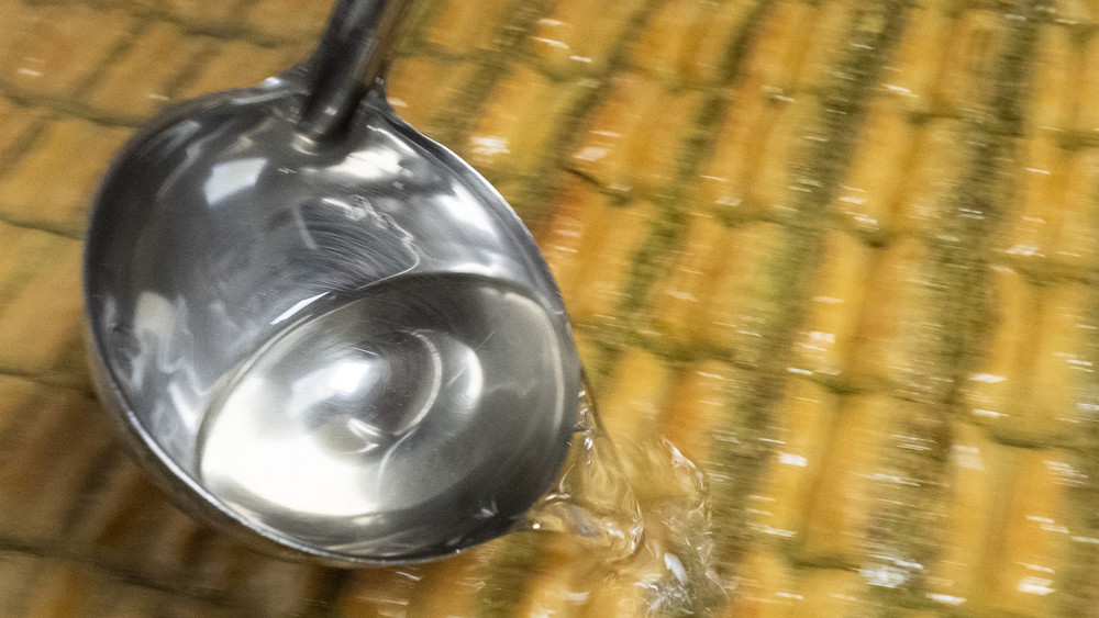 Baklava-Hochsaison im Moschee-Innenhof