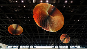 Spektakuläres Kunstwerk im neuen Terminal 3 am Flughafen