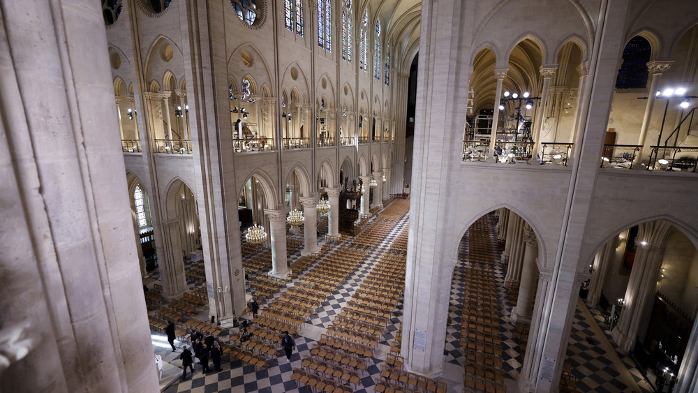 Fünf Jahre hat Frankreich auf diesen Moment gewartet, nun ist es so weit. Die Kathedrale Notre Dame in Paris wird feierlich wiedereröffnet, mit mehreren Dutzend Staatsoberhäuptern und Musikstars. 