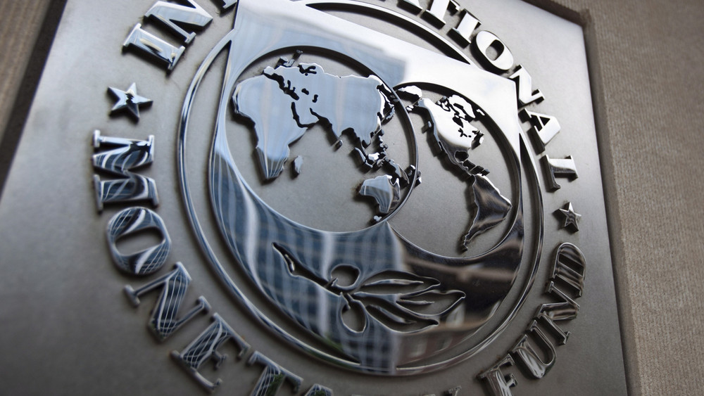 Das Zeichen des IWF am Hauptsitz in Washington D.C.