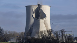 AKW-Biblis-Kühlturm abgerissen: Schwalbenkolonie in Gefahr?