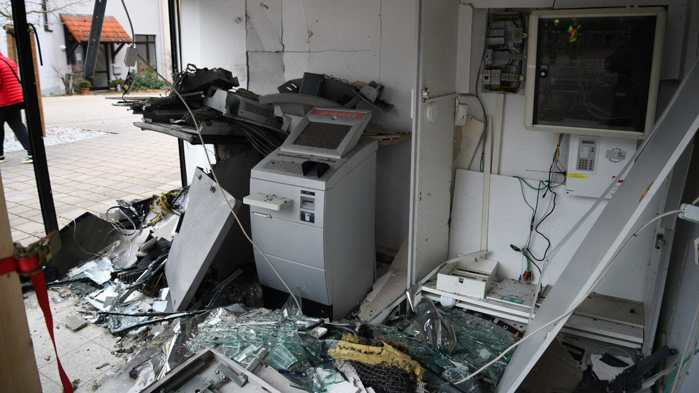 Geldautomat Sprengung Bank Sachschaden