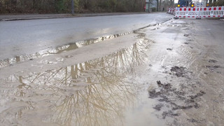 Wasserrohrbruch: Straße in Hamburg auf 500 Metern unterspült