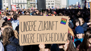 Jugend protestiert gegen die Wehrpflicht